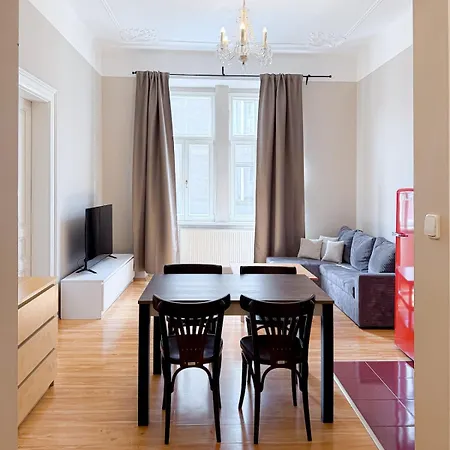 Florenc 3bdr Apartament *
