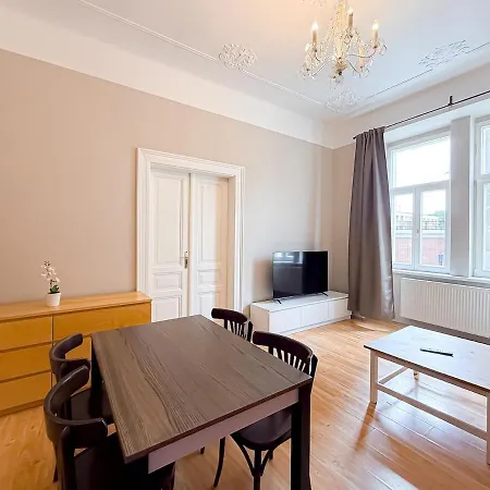 Florenc 3bdr Apartament *